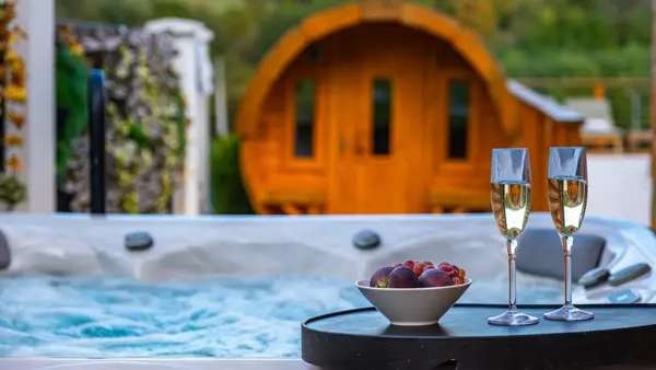 Jacuzzi s pjenušcem i voćem